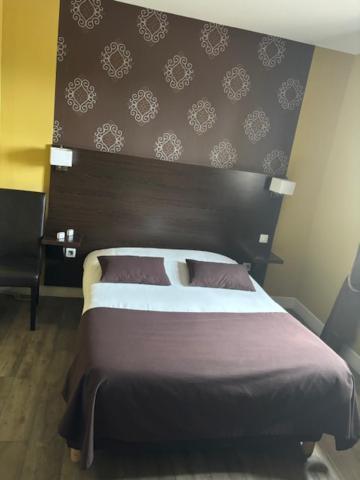 Logis Hotel De La Tour Masseret Bagian luar foto