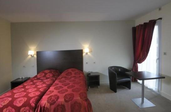 Logis Hotel De La Tour Masseret Bagian luar foto