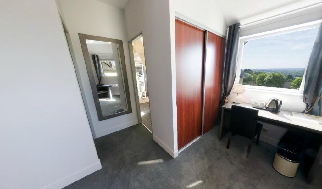 Logis Hotel De La Tour Masseret Ruang foto