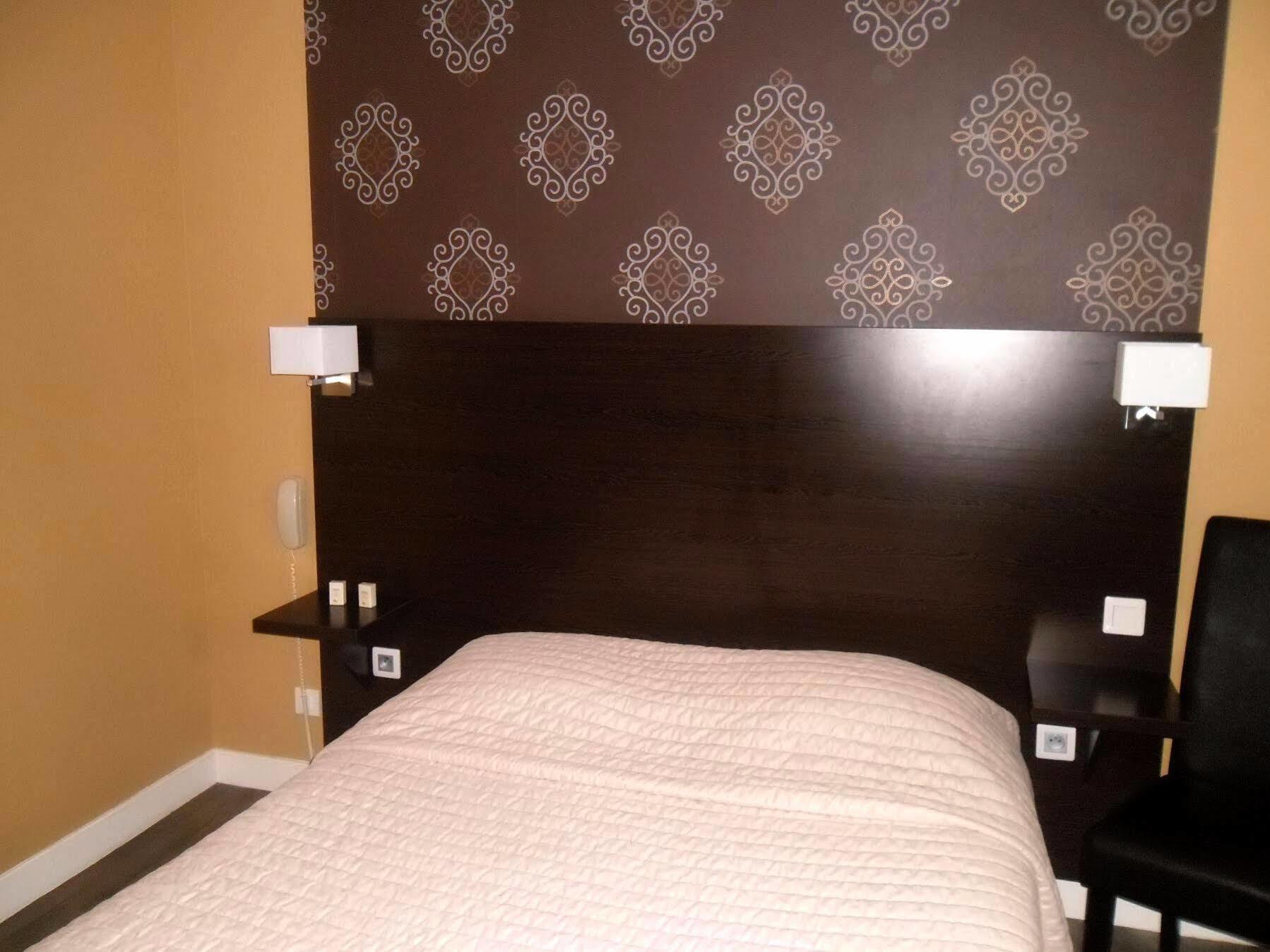 Logis Hotel De La Tour Masseret Bagian luar foto